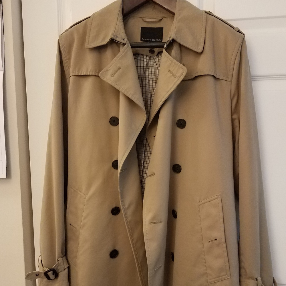 Banana Republic Mens trenchcoat